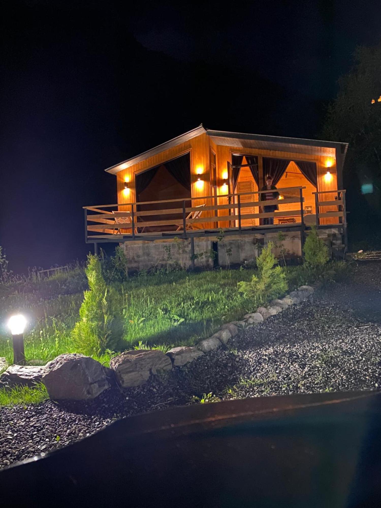 Little Wood House Gergeti Villa Kazbegi Ngoại thất bức ảnh