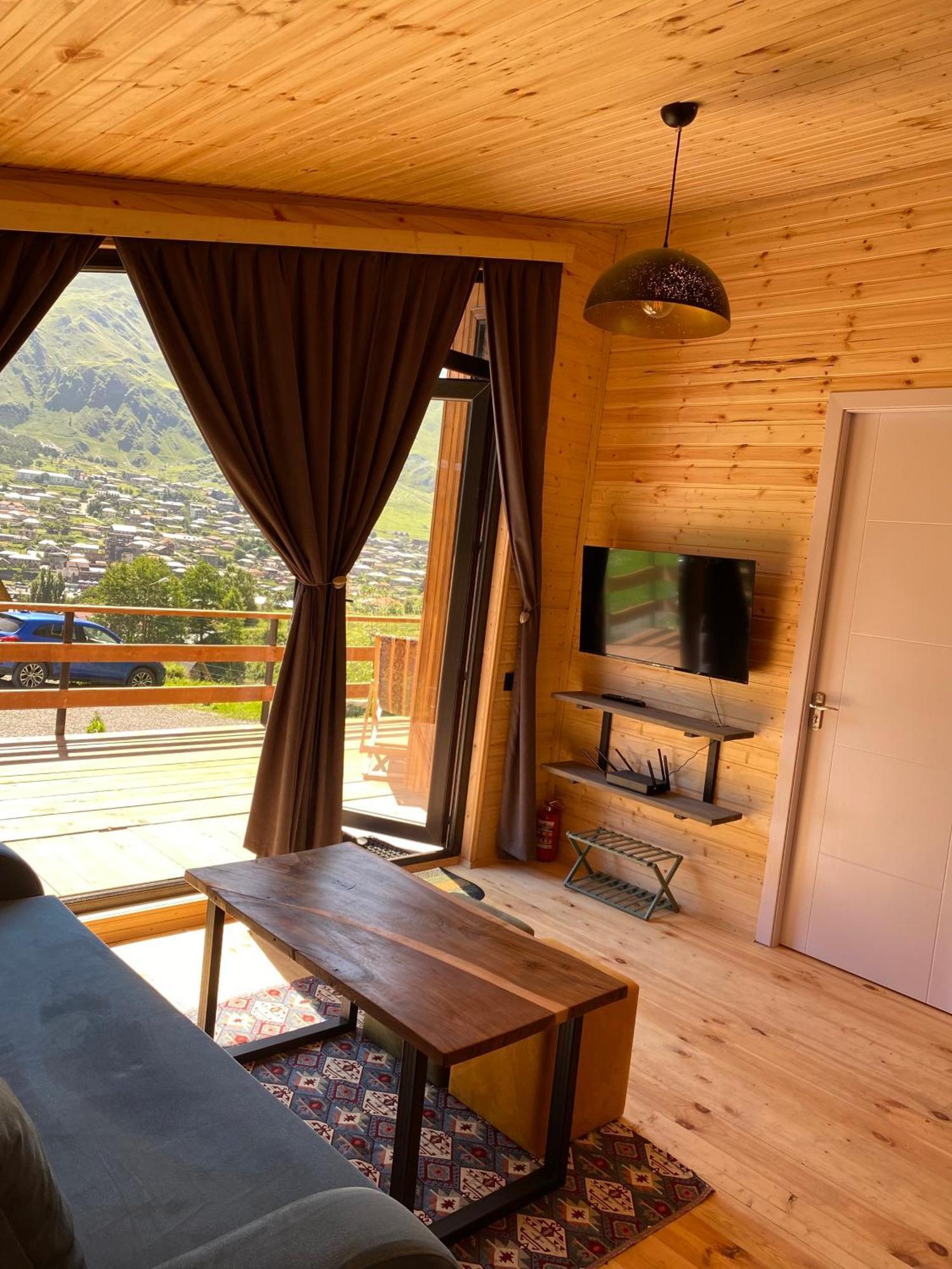 Little Wood House Gergeti Villa Kazbegi Ngoại thất bức ảnh
